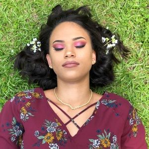 Meet your Posher, Alaizia